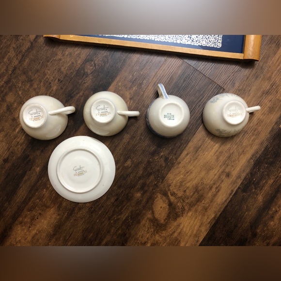 4 mismatched irregular vintage Syracuse China coffee cups, 1 w/matching saucer - Picture 5 of 12